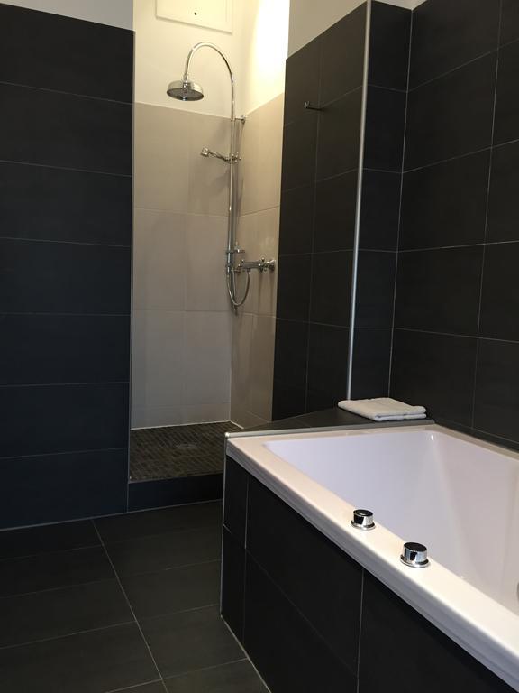 Au Lavoir Colombiers  Phòng bức ảnh